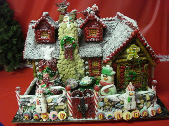 Gingerbread Houses 2009 001
